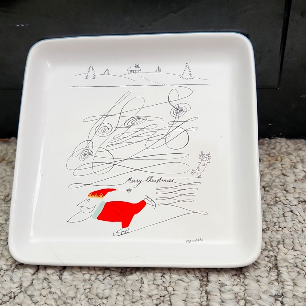 7 1/2 inch plates red Santa $10 dollors each set of 4